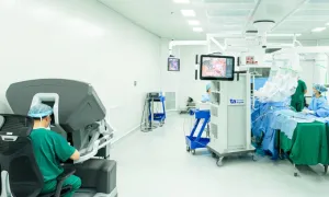 Robot hỗ trợ bác sĩ phẫu thuật 120 loại bệnh lý